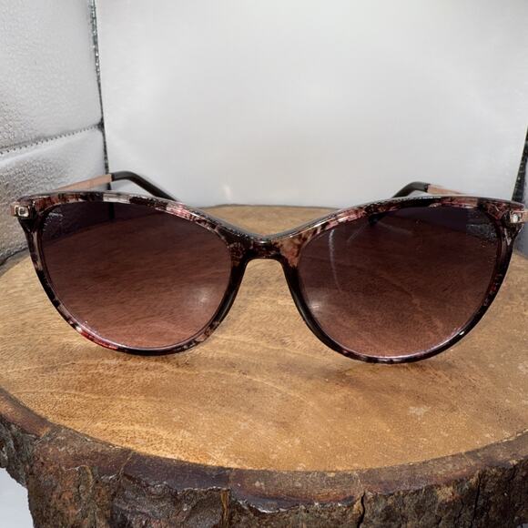 Foster Grant Floral Cat Eye Sunglasses Brown Gradient Lens Vintage Style Women's - Picture 3 of 9